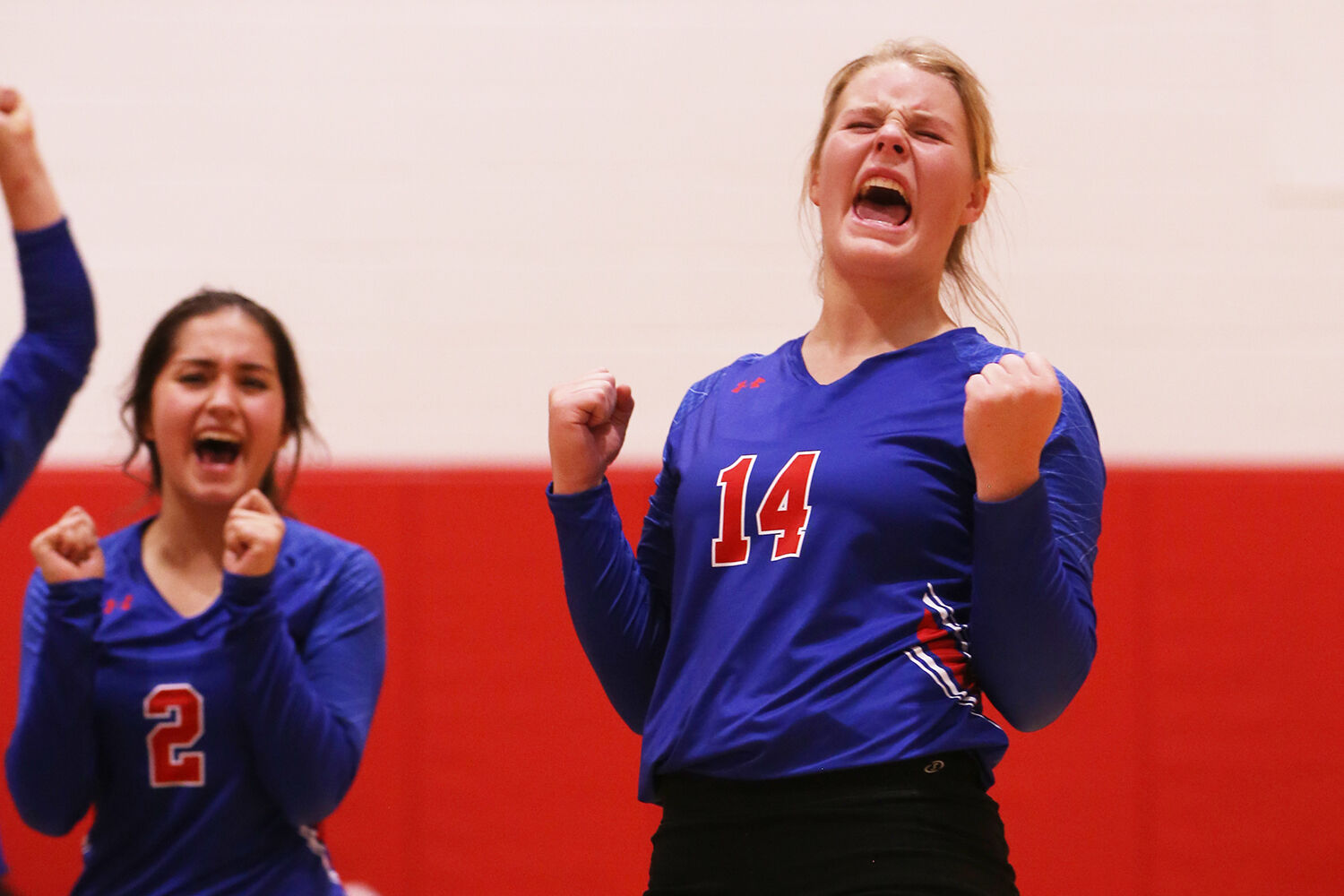 Braelyn Kozisek screams in excitement